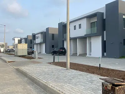 4 Bedroom Semi-Detached Duplex with BQ — Beach Estate Coastal Road, Jakande, Lekki, Lagos