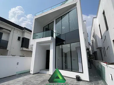 Luxury 5 Bedroom Fully Detached Duplex + BQ, Swimming Pool — Chevron Toll Gate, Lekki, Lagos