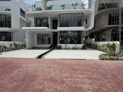 Spacious 5 Bedroom Fully Detached House with Pool and BQ — Lekki, Lagos
