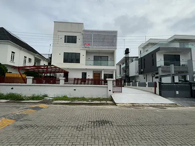 5 Bedroom Detached Duplex with Pool — Lekki, Lagos