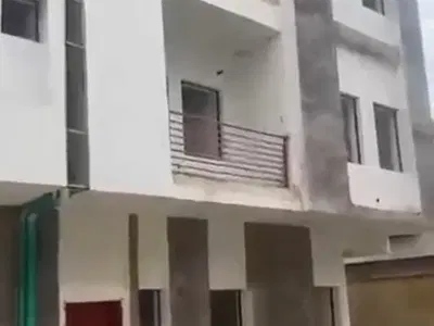 Spacious Standardly Built 3 Bedroom Flat with BQ — Obanikoro, Shomolu, Lagos
