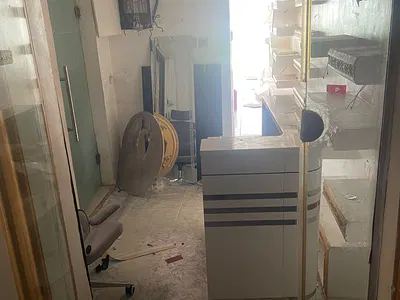 Shop Space Facing a Busy Road Off Admiraty — Off Admiraty Road Lekki Phase 1, Lekki Phase 1, Lekki, Lagos