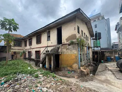 Land Measuring 482SQM with Demolishable Structure — Adeniyi Jones, Ikeja, Lagos