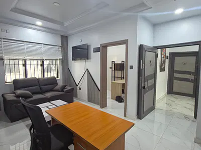 A Tastefully Furnished 3-Bedrooms Office Space — Oladosu Oladipo Close, Around Kolmor Metropolitan College, New Bodija, Ibadan, Oyo