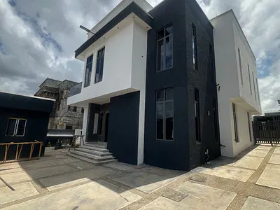 5 Bedrooms Detached Duplex with a Room BQ — By Off 3 Rd Avenue, Gwarinpa, Abuja