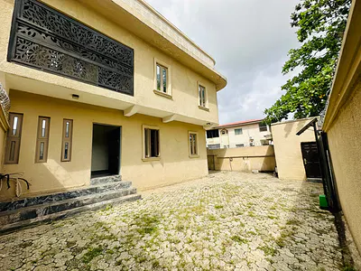 Neatly Used 5 Bedrooms Luxury Semi Detached Duplex, 2 Bedrooms Chalet — Wuse 2, Abuja