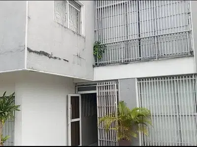 Old Property on 400 SQM Plot — Raymond Njoku Street, Falomo, Ikoyi, Lagos