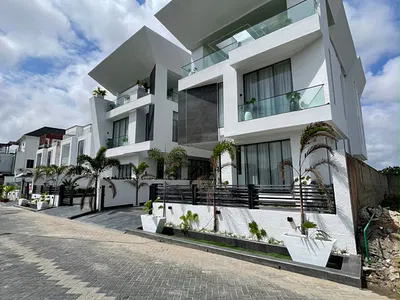 5 Bedroom Detached Duplex — Lekki, Lagos