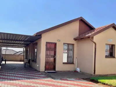 Property on 955SQM Plot Directly on Adeola Odeku (Direct to Mandate) — Victoria Island (VI), Lagos
