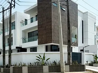 Newly Built 5 Bedroom Detached Duplex with BQ — Lekki, Lagos
