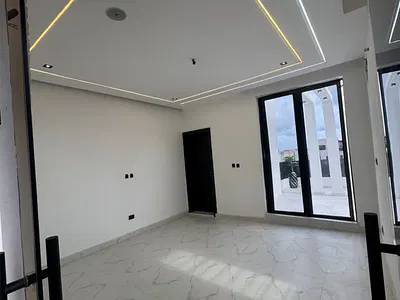 6 Bedroom Semi-Detached Duplex — Lekki, Lagos