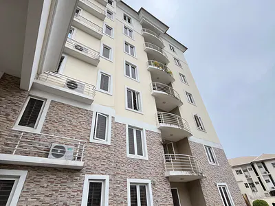 Serviced 3 Bedroom Spacious Luxury Apartment with Elevator, BQ & Pool — Lekki, Lagos