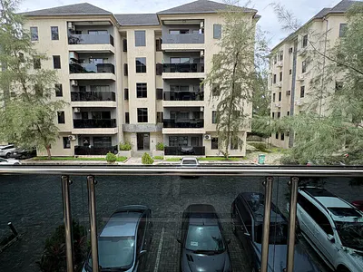 Luxury 3 Bedroom Flat with Inverter Excellent Facility — Mega Chicken Fast Food, Ikota, Lekki, Lagos