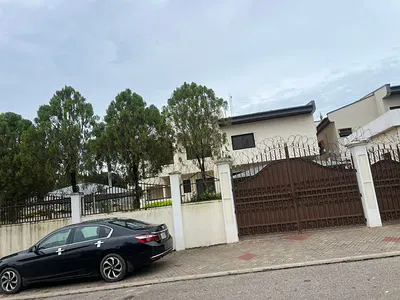 Sweet 5 Bedroom House with 2 Bedroom BQ — Maitama Main, Maitama District, Abuja