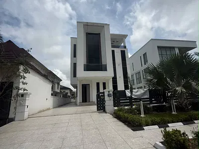 5 Bedroom Fully Detached Duplex — Lekki, Lagos