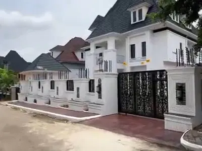 6 Bedroom Detached Duplex with Swimming Pool — Gwarinpa Extension, Gwarinpa, Abuja