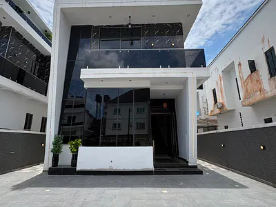 5 Bedroom Fully Detached Duplex — Lekki, Lagos