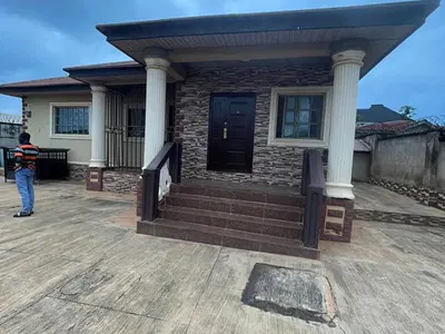 4 Bedroom Detached Bungalow with 2 Bedroom BQ — Cele Elewuro, Akobo, Ibadan, Oyo