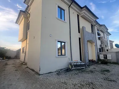 Newly Renovated 4 Bedroom Duplex with Self Contain BQ — Behind Suncity Estate, Galadimawa, Abuja