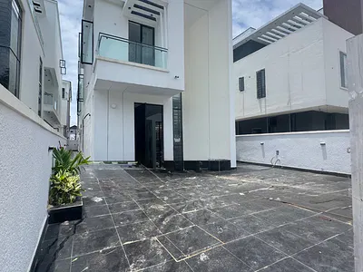 5 Bedroom Detached Duplex — Lekki, Lagos