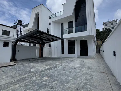 5 Bedroom Detached Duplex — Lekki, Lagos