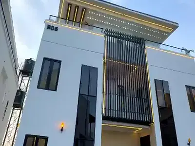 Modern Built 5 Bedroom Fully Detached Duplex — Guzape District, Abuja