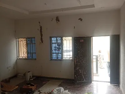 Spacious New Renovated 3 Bedroom Flat with En-Suite Bedrooms — Ikeja, Lagos