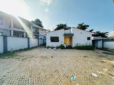3 Bedroom Gated Detached Bungalow, 3 Rooms BQ, Residence/Commercial Use — Serene Neighborhood, Wuse 2, Abuja