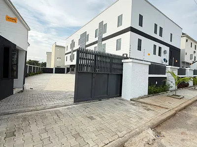 Brand New 4 Bedroom Spacious Terrace Duplex, BQ Tarred Road — Serene Neighborhood. by Gilmore, Jahi, Abuja