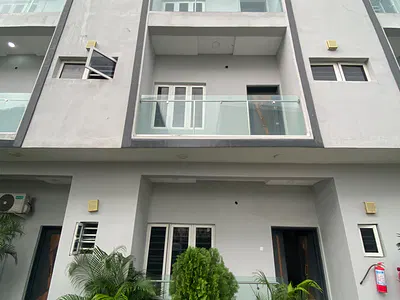 Standard Massive Master-Bedr Apt Very Accessible to the Express — Ajah, Lagos