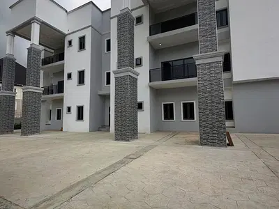 Luxury 3 Bedroom Spacious Apartment, BQ. Tarred Access Road — Guzape District, Abuja