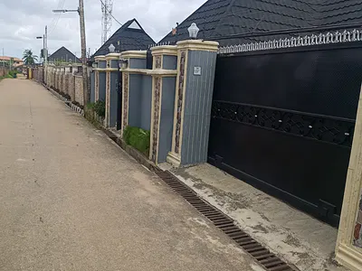 4 Bedroom Detached Bungalow on a Tarred Road — Ibadan, Oyo