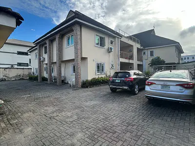 *serviced 3 Bedroom Apartment with Swimming Pool* — Lekki, Lagos