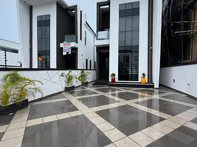 Exquisite 5 Bedroom Detached Duplex Within an Estate with Swiming Pool — Lekki, Lagos