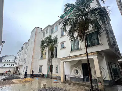 Luxuriously Furnished 3 Bedrooms Waterfront Apartment with BQ — Ikoyi, Lagos
