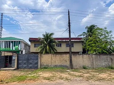 Land Measurimg 972SQM with Detached House — Murtala Mohammed International Airport Road Road, Mafoluku, Oshodi, Lagos