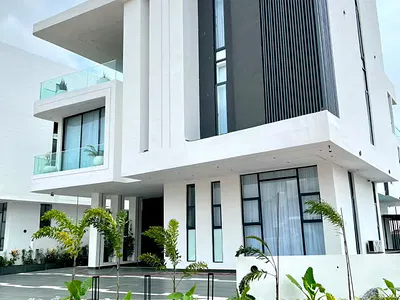 6 Bedrooms Detached Duplex with Swimming Pool, Cinema, Pool & BQ — Lekki, Lagos