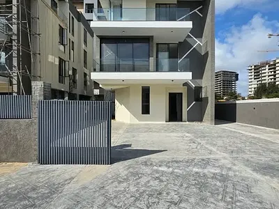 5 Bedroom Detached House — Ikoyi, Lagos