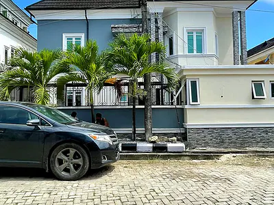 Luxury 8 Bedroom Detached Duplex with Swimming Pool — Lekki, Lagos