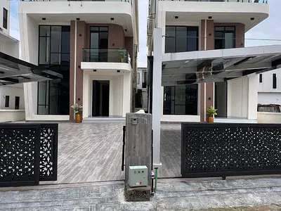 Contemporary 5 Bedroom Detached Duplex — Lekki, Lagos