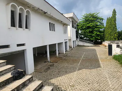 17 Bedroom Fully Detaches Duplex, 25car Space, Office, Ngo, Embassy — Asokoro Main (Tarred Rd), Asokoro District, Abuja
