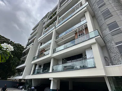 Luxury 5 Bedroom Penthouse with a Boys Quarter. — Ikoyi, Lagos