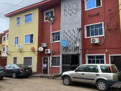 Spacious Standardly Built 3 Bedroom Ground Floor Flat — Ogunlana Drive, Surulere, Lagos