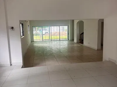 Spacious 5 Bedroom Fully Detached Duplex on 1,500SQM — Ikoyi, Lagos