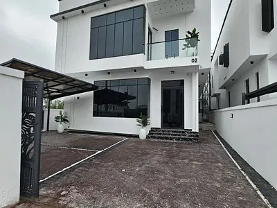 Contemporary 5 Bedroom Fully Detached Duplex with BQ & Swimming Pool — Lekki, Lagos