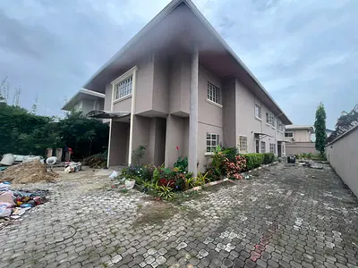 Spacious 6 Bedrooms Duplex with 3 BQ — Parkview Estate, Ikoyi, Lagos