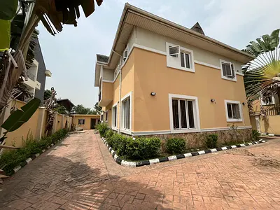 Beautiful 5 Bedroom Detached House with Service Quarters — Banana Island, Ikoyi, Lagos