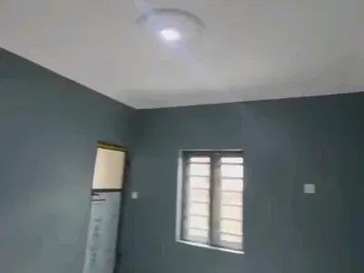 Standard Room Self Contain — Off Pedro Road, Shomolu, Lagos