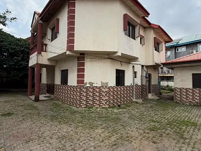 Refurbishable 5 Bedroom Detached Duplex Sitting on 1000SQM — Mabushi, Abuja