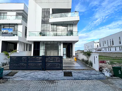 5 Bedroom Detached Duplex with S/Pool, Cinema & Gym — Lekki, Lagos